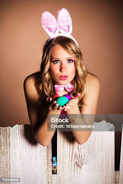 Wielkanoc Dziewczyna - zdjęcia stockowe i więcej obrazów Króliczek - Króliczek, Zmysłowość, Blond włosy