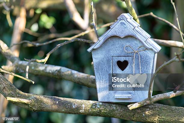 Vogelhaus Stockfoto und mehr Bilder von Herzform - Herzform, Tür, Vogelhäuschen