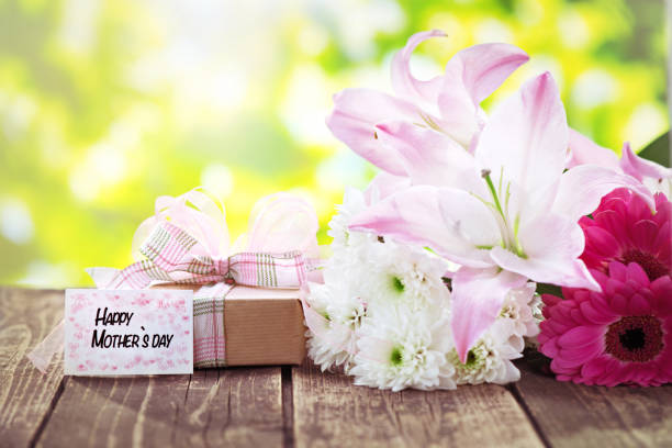 istock Beautiful fresh flower bouquet with morhers day card 172448756