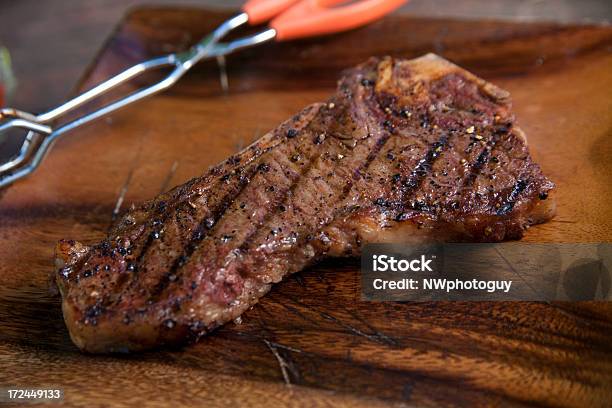 Foto de Suculento No Prato e mais fotos de stock de Bife - Bife, Carne, Carne de Vaca