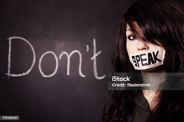 Nie Mów - zdjęcia stockowe i więcej obrazów Przemówienie - Przemówienie, Rozmawiać, Strach