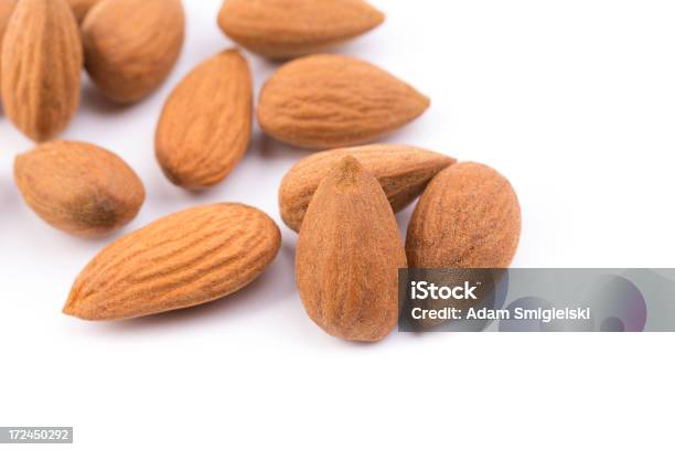 Almendra Foto de stock y más banco de imágenes de Alimento - Alimento, Alimentos deshidratados, Almendra