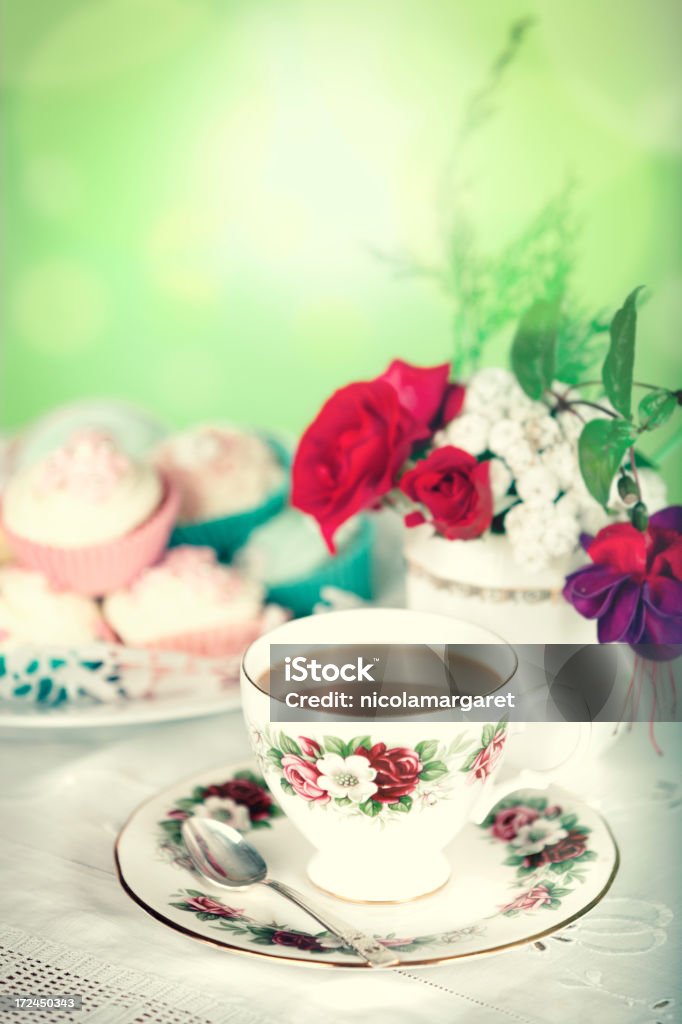 Chá e cupcakes - Foto de stock de Estilo retrô royalty-free