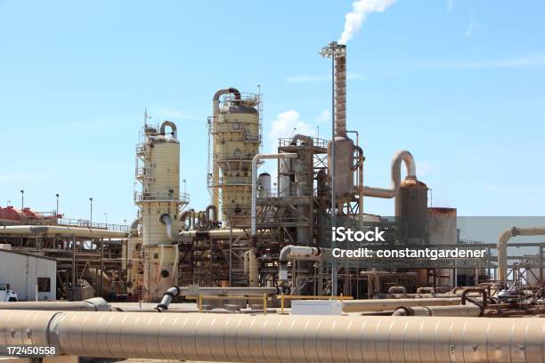 Central De Energia Geotérmica Com Grande Tubo De Transporte - Fotografias de stock e mais imagens de Calor