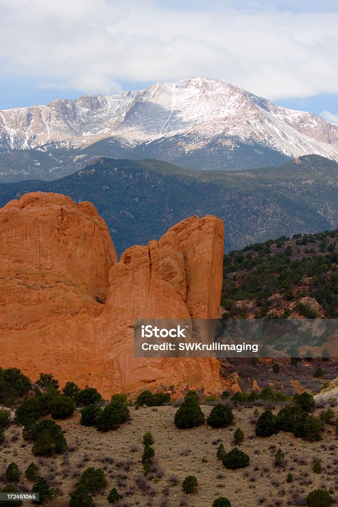 Garden of the Gods et de Pikes Peak - Photo de Abrupt libre de droits