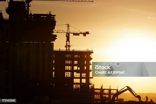 Baustelle Sonnenaufgang Stockfoto und mehr Bilder von Arbeiter - Arbeiter, Architektur, Außenaufnahme von Gebäuden