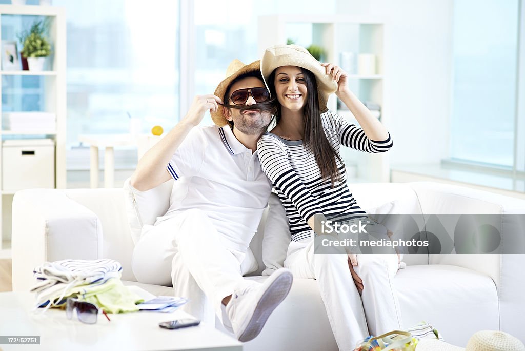 Casal feliz no hotel - Foto de stock de 20-24 Anos royalty-free