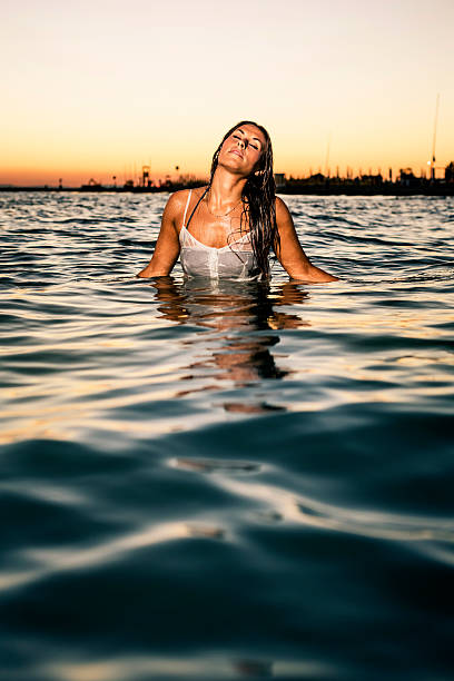 istock Relaxing in the sea 172453141