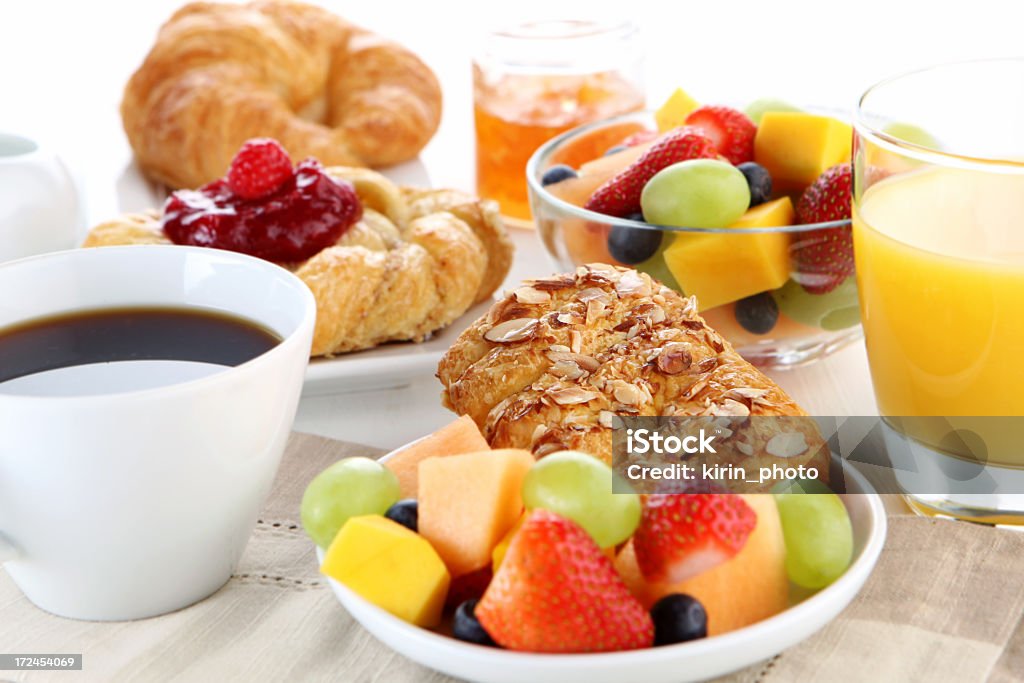 table de petit déjeuner - Photo de Muffin libre de droits