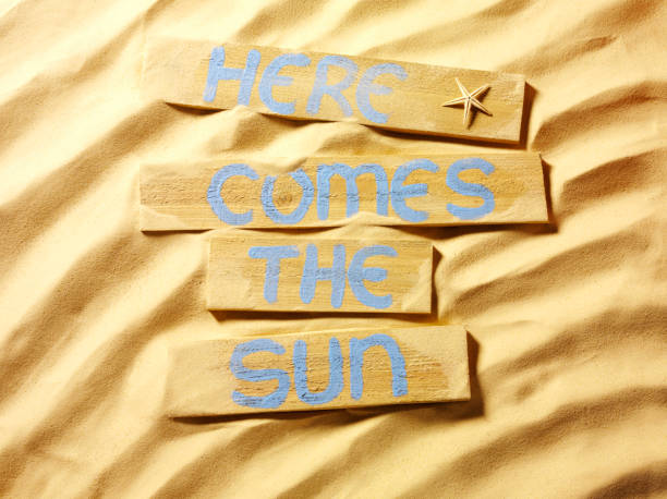 istock Here Comes the Sun Message on Wood 172454142