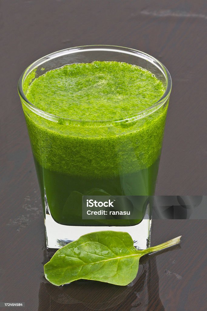 Verde zumo de verduras - Foto de stock de Clorofila libre de derechos