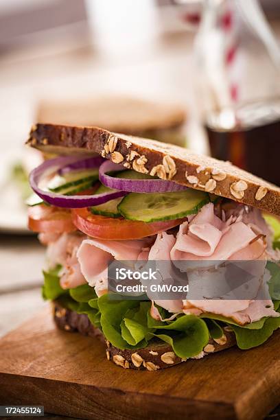 Sandwich Al Prosciutto - Fotografie stock e altre immagini di Sandwich a strati - Sandwich a strati, Alimentazione sana, Cetriolo