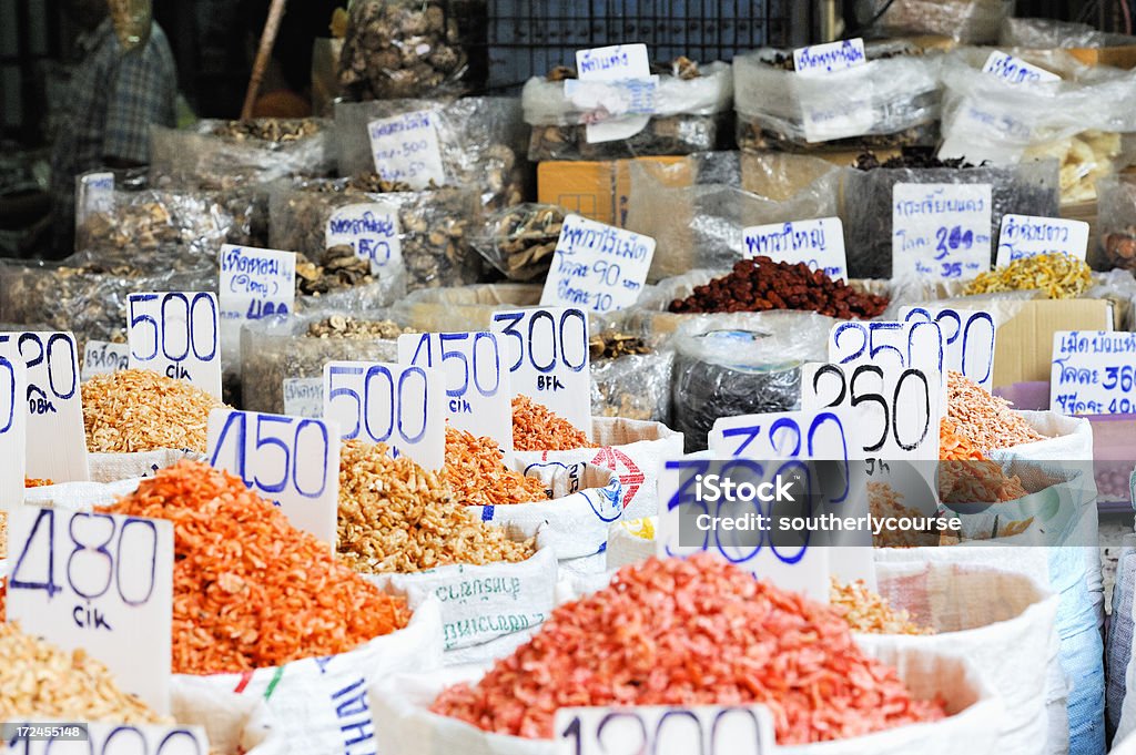 De frutos-do-mar secos para venda em Bangkok Chinatown mercado - Foto de stock de Aberto royalty-free