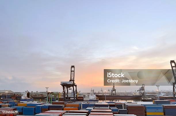 ラバトポートの日の出 - モロッコのストックフォトや画像を多数ご用意 - モロッコ, 貨物船, カラー画像