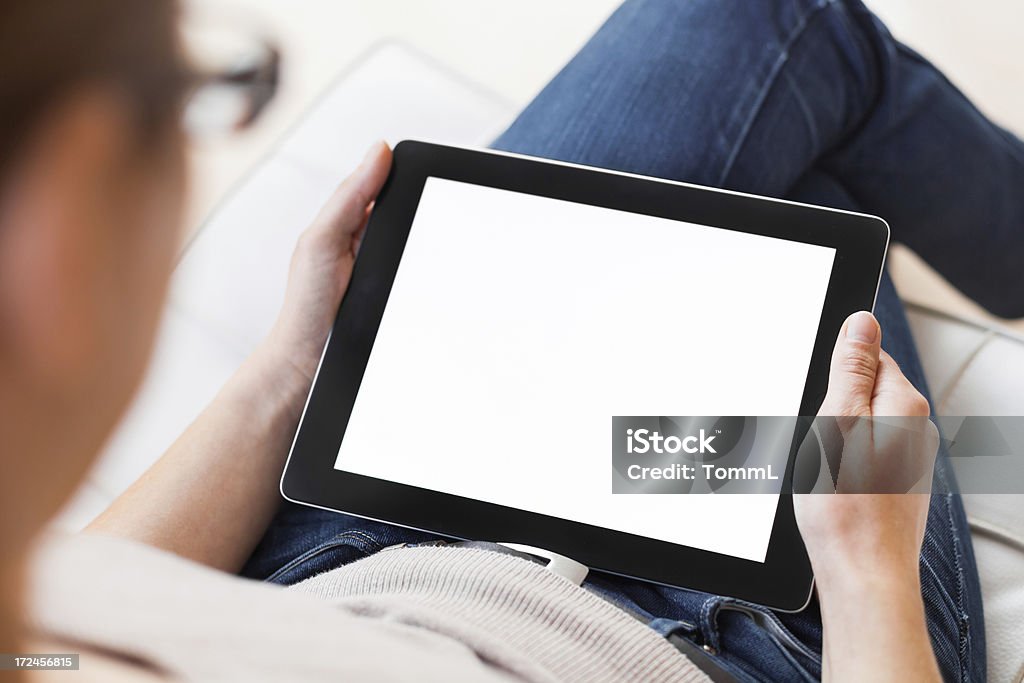 Mulher usando Tablet Digital - Royalty-free Tablet digital Foto de stock
