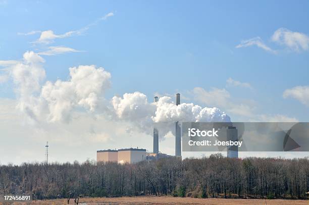 Foto de Usina Elétrica Smokestacks e mais fotos de stock de Baltimore - Maryland - Baltimore - Maryland, Poluição, Vapor - Poluição do Ar