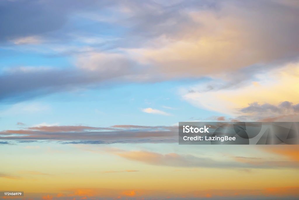 Sunset Himmel Hintergrund - Lizenzfrei Bedeckter Himmel Stock-Foto