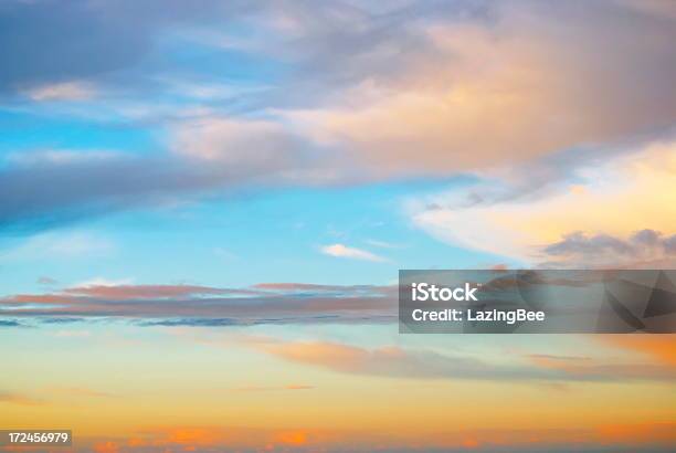 Sunset Himmel Hintergrund Stockfoto und mehr Bilder von Bedeckter Himmel - Bedeckter Himmel, Bildhintergrund, Blau