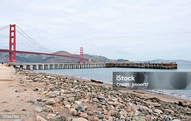 Golden Gate Bridge De Shoreline - Fotografias de stock e mais imagens de Areia - Areia, Beira d'Água, Cais - Estrutura Feita pelo Homem