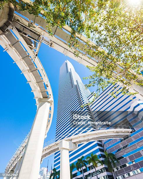 Miami Metromover - zdjęcia stockowe i więcej obrazów Architektura - Architektura, Biurowiec, Biznes