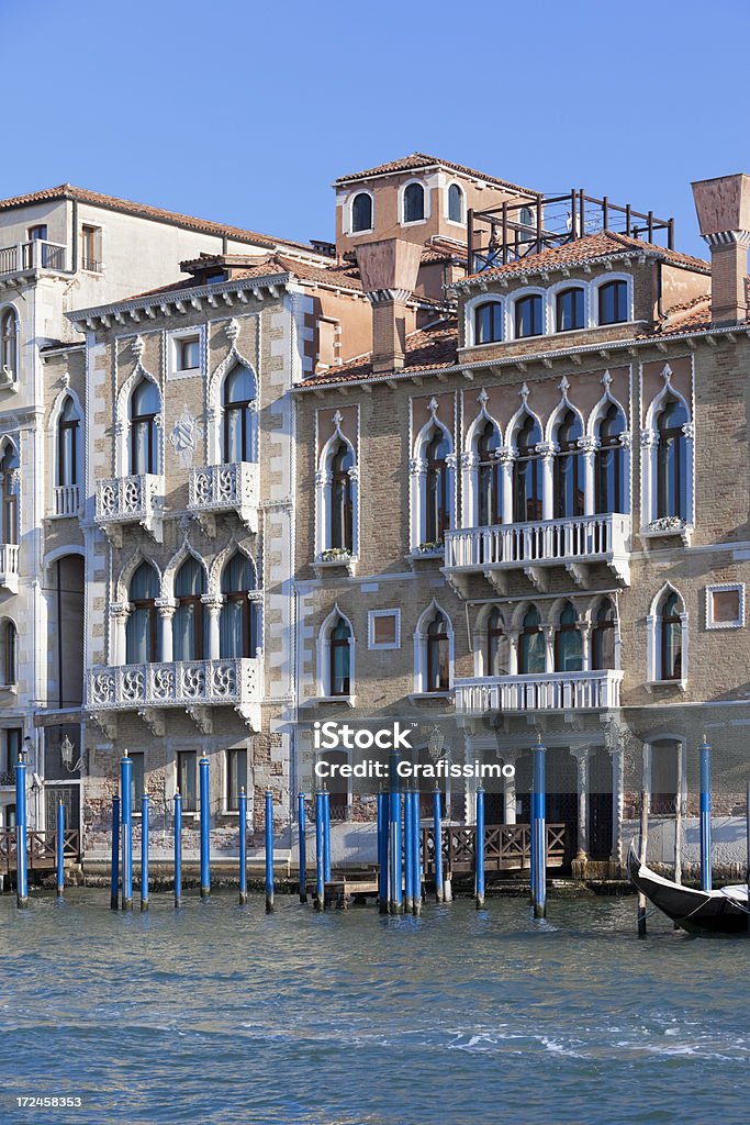 Palacio y casas en Gran Canal en Venecia Italia - Foto de stock de Anticuado libre de derechos