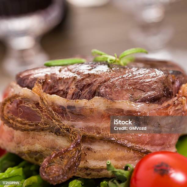 Filet Mignon Ze Szparagami - zdjęcia stockowe i więcej obrazów Bekon - Bekon, Bez ludzi, Czerwone mięso