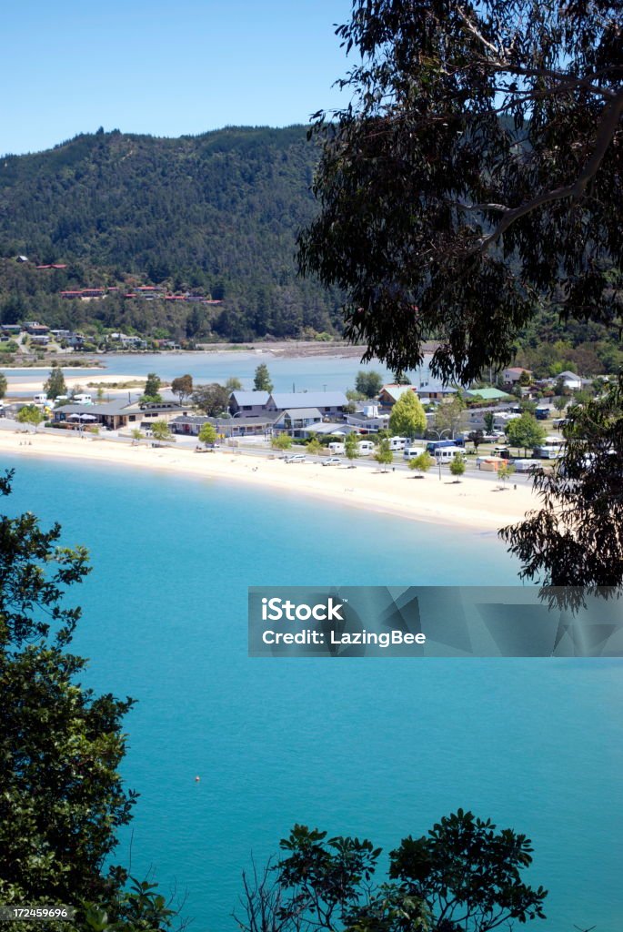 Sunny Kaiteriteri Seacape Beach, Nova Zelândia - Foto de stock de Kaiteriteri royalty-free