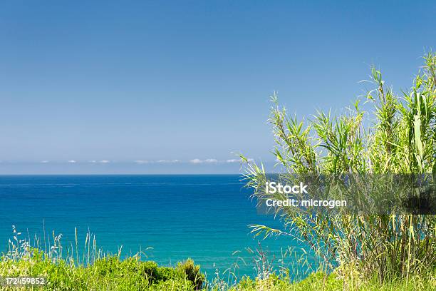 Vista Panorámica De La Costa Foto de stock y más banco de imágenes de Aire libre - Aire libre, Azul, Azul turquesa