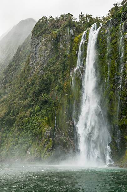 istock Waterfall In Milford Sound 172461058