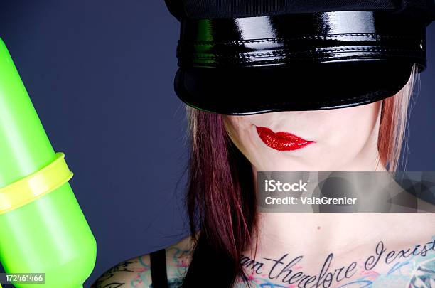 女性大きなトーイゴンモと Hat の目をカバーします - 1人のストックフォトや画像を多数ご用意 - 1人, 20-24歳, 20代