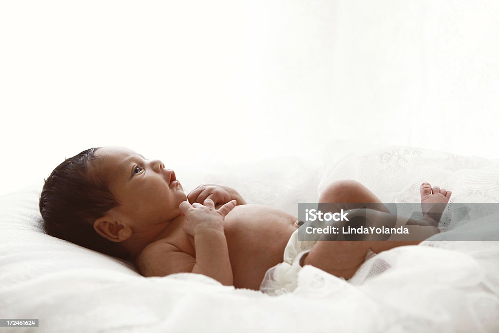 新生児アウェイク - 赤ちゃんのロイヤリティフリーストックフォト