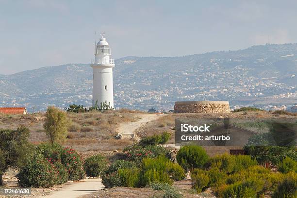 Photo libre de droit de Phare Blanc De Paphos Site Archéologique De Chypre banque d'images et plus d'images libres de droit de Antique - Antique, Archéologie, Blanc