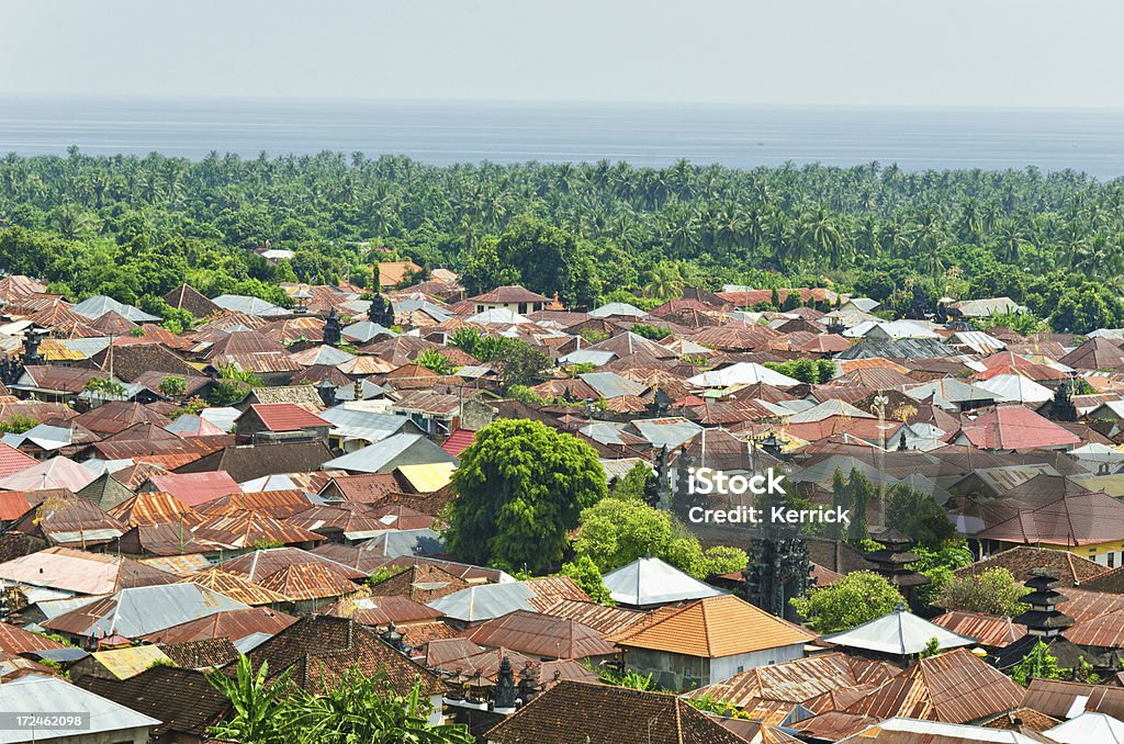 Totalmente em metal telhados de uma aldeia em Bali-Indonésia - Royalty-free Aldeia Foto de stock