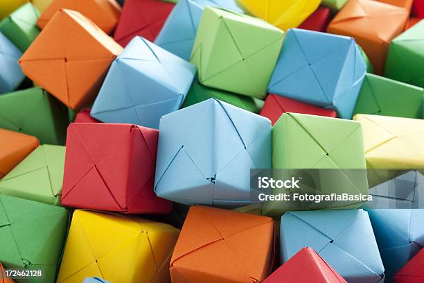 Carta A Cubetti - Fotografie stock e altre immagini di A forma di blocco - A forma di blocco, Arti e mestieri, Artigianato