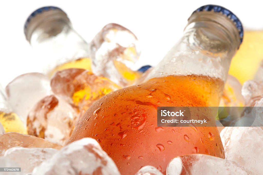 Cerveza fría de hielo - Foto de stock de Cerveza libre de derechos