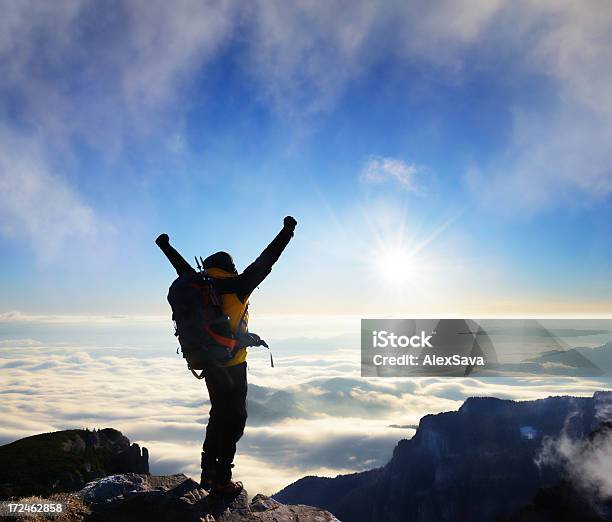 Grande Conquista - Fotografias de stock e mais imagens de Comemoração - Conceito - Comemoração - Conceito, Acima, Homens