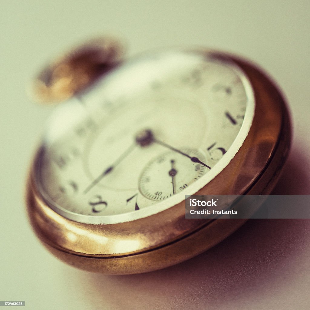 Antiguo reloj de bolsillo - Foto de stock de Anticuado libre de derechos