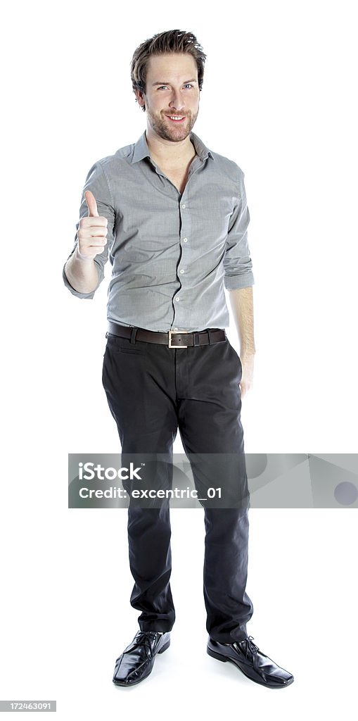 Attraente uomo che indossa una camicia grigio isolato su sfondo bianco - Foto stock royalty-free di Adulto