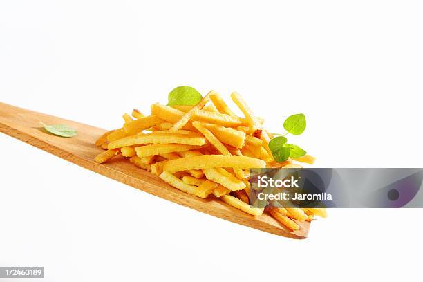 Célestine Fideos En Una Espátula De Madera Foto de stock y más banco de imágenes de Alimento - Alimento, Amarillo - Color, Aperitivo - Plato de comida