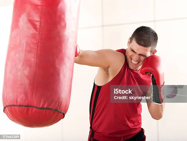 Bokser Trening - zdjęcia stockowe i więcej obrazów Przezwyciężenie trudności - Przezwyciężenie trudności, Szorstki, Wysiłek