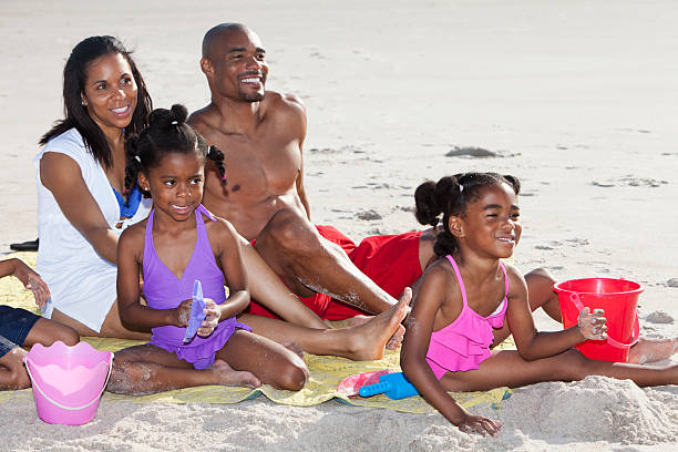 istock Family at the beach 172463440