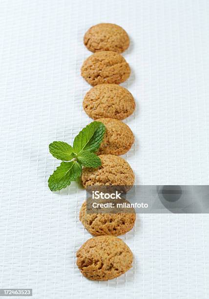Dado I Cookie - Fotografie stock e altre immagini di Alimentazione sana - Alimentazione sana, Biscotto secco, Cerchio