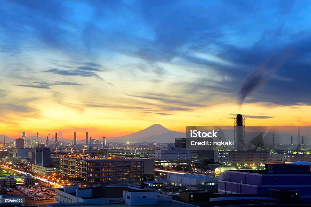 Mt. Fuji com indústria Cidade - Royalty-free Japão Foto de stock