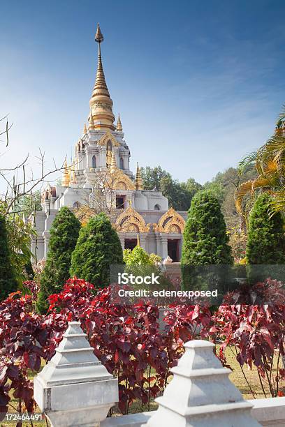 Foto de Templo Na Tailândia e mais fotos de stock de Arquitetura - Arquitetura, Budismo, Cultura Tailandesa