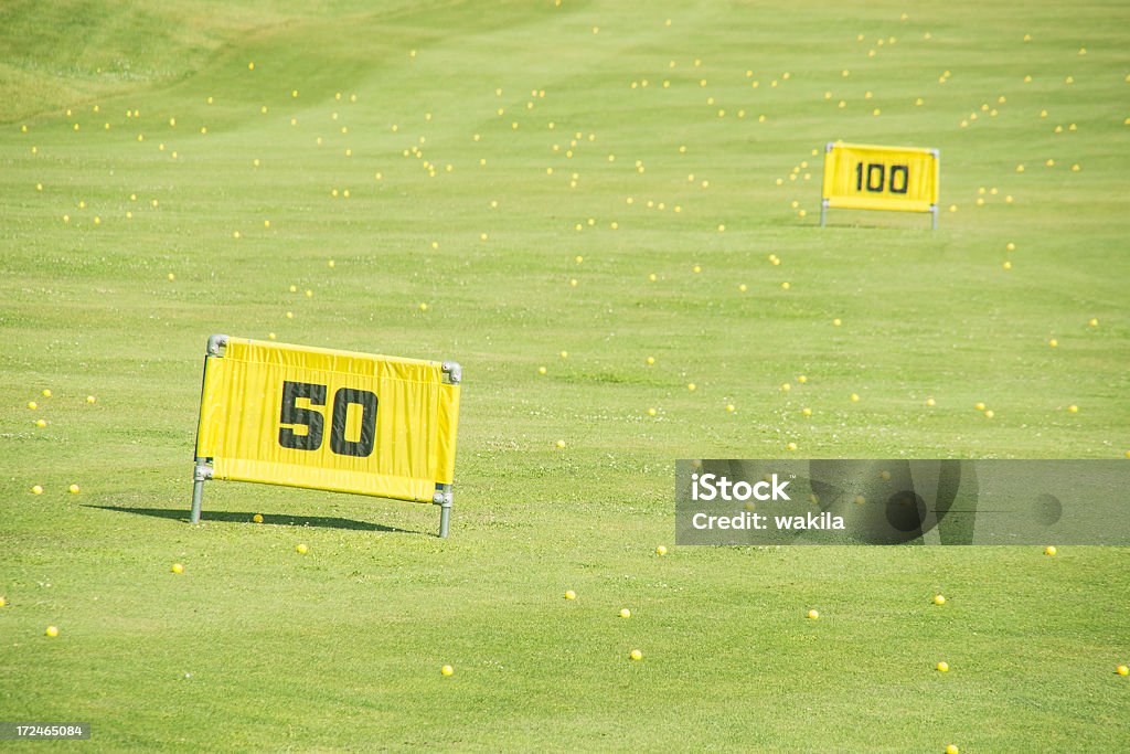 Parcours de Golf, des balles de practice - Photo de Abstrait libre de droits