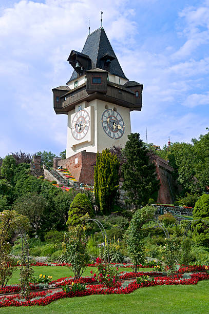 tour de l'horloge de graz - graz clock tower clock austria photos et images de collection