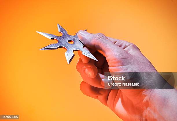 Shuriken - Fotografias de stock e mais imagens de Afiado - Afiado, Estrela de Lançar, Armamento