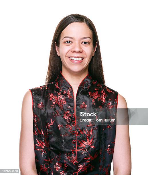 Donna Sorridente - Fotografie stock e altre immagini di 25-29 anni - 25-29 anni, Abbigliamento elegante, Adulto