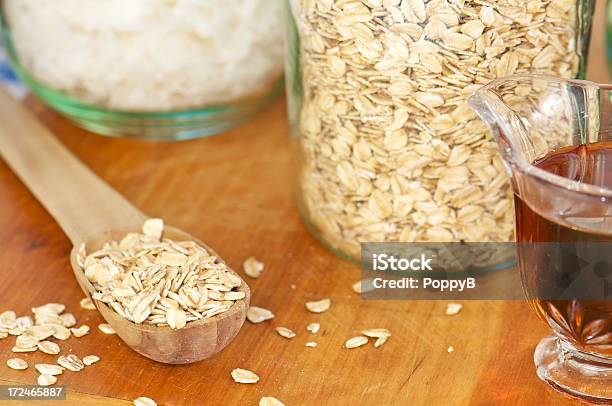 Foto de Ingredientes Crus Cereal De Granola Caseira e mais fotos de stock de Alimentação Saudável - Alimentação Saudável, Aveia Trilhada, Café da manhã