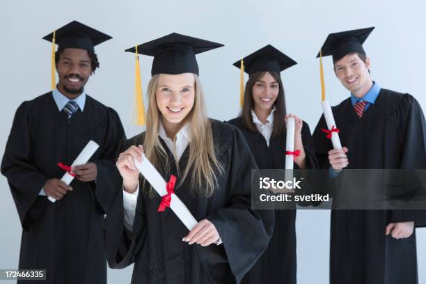 Formatura - Fotografias de stock e mais imagens de 18-19 Anos - 18-19 Anos, 20-24 Anos, Acontecimentos da Vida